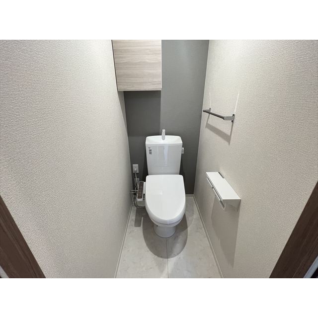 トイレ　温水洗浄便座