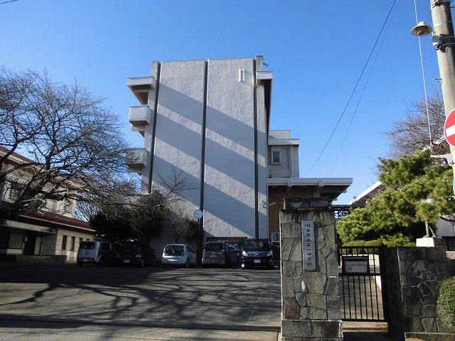 中学校　第一中学校（中学校）まで769m