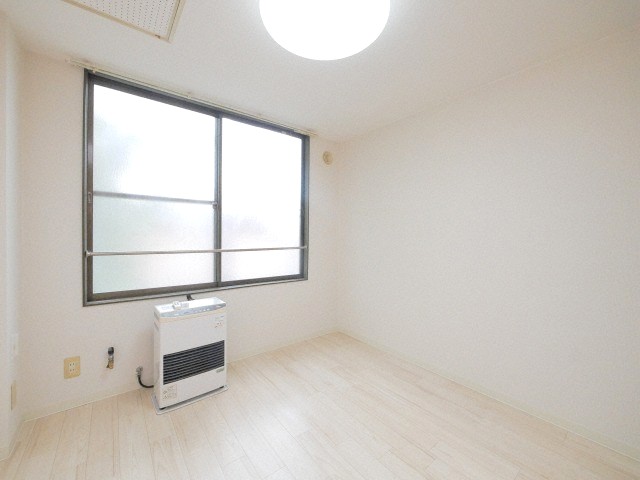 居室・リビング　☆内装リフォーム済み☆