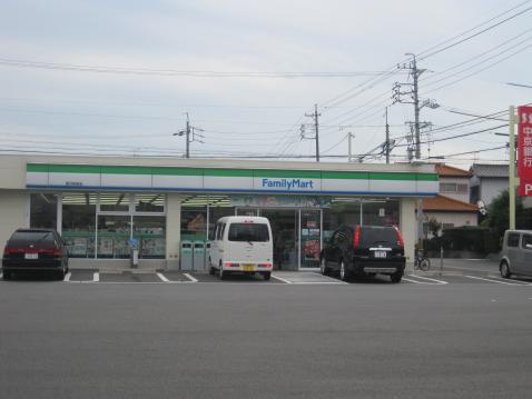 コンビニ　ファミリーマート稲沢前田店（コンビニ）まで648m