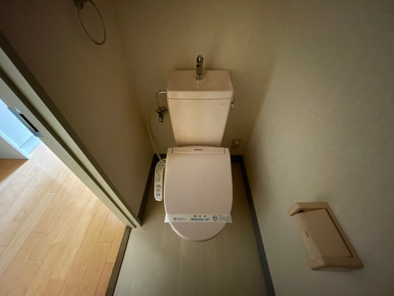 トイレ　※別の部屋の写真です