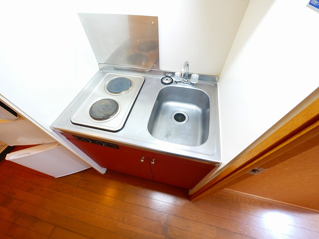 キッチン　コンパクトなキッチンで掃除もラクラク