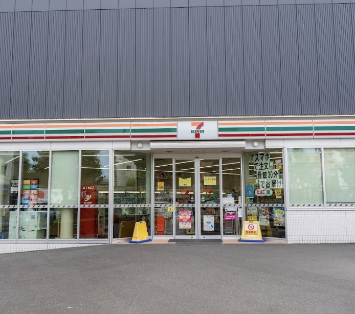 コンビニ　セブンイレブン板橋小茂根4丁目店（コンビニ）まで342m