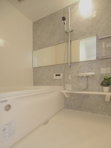 【メゾン・ド・ソレイユのバス・シャワールーム】