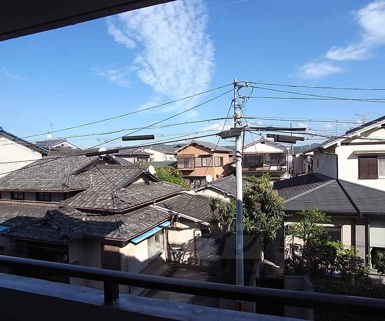 眺望　閑静な住宅地。