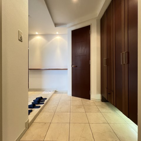 玄関　同仕様タイプです