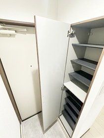 玄関　同施工タイプの参考写真です。