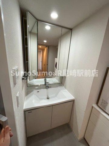 洗面設備　脱衣スペースもあります