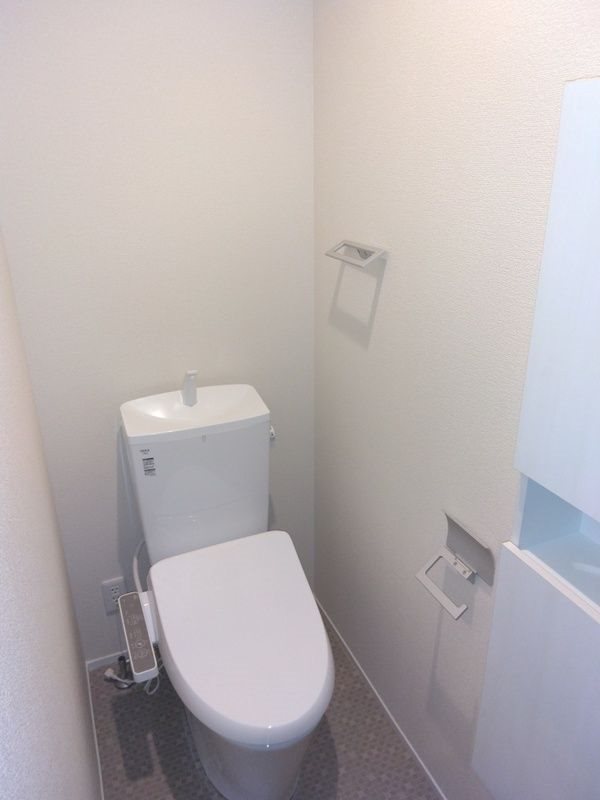 トイレ　※別のお部屋の写真です