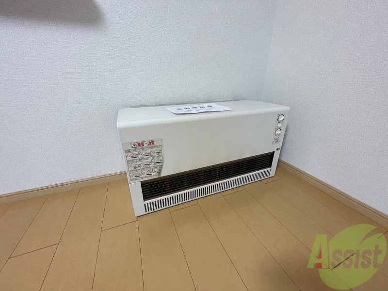その他設備　電気暖房です。冬場の寒い日でも安心ですね～
