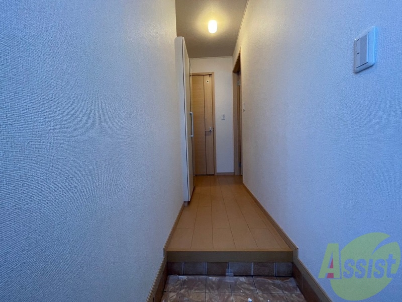 玄関　玄関の様子です。明るい印象ですね。気分もあがりそう。