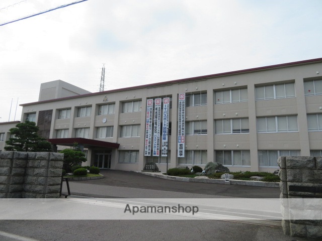 高校・高専　愛媛県立新居浜商業高等学校（高校・高専）まで687m