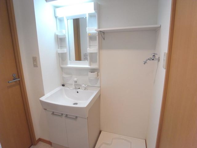 洗面設備　独立洗面台で嬉しい。