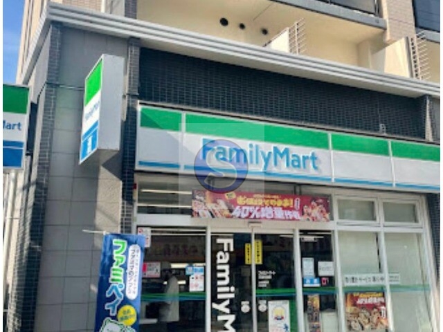 コンビニ　ファミリーマート天満市場店（コンビニ）まで95m