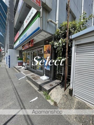 コンビニ　ファミリーマート鶴屋町店（コンビニ）まで137m