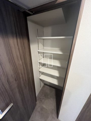 収納　Metrosa京町堀　シューズインクローゼット