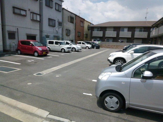 駐車場　広い駐車場も完備しております。