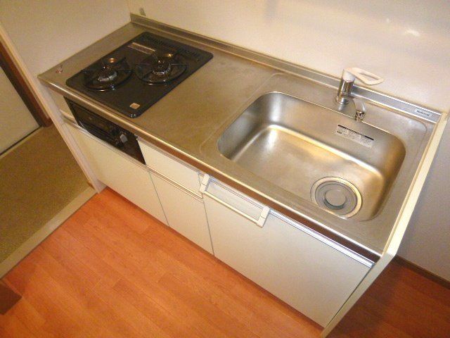 キッチン　2口ガスコンロのシステムキッチンです。