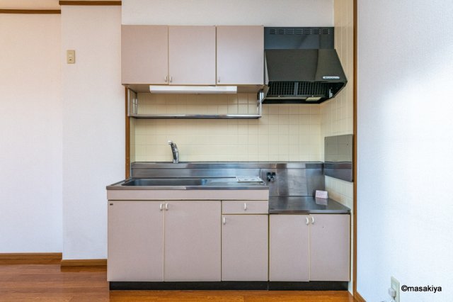 キッチン　ダイニングキッチン