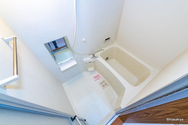 バス・シャワールーム　お風呂　追い焚き付きです。