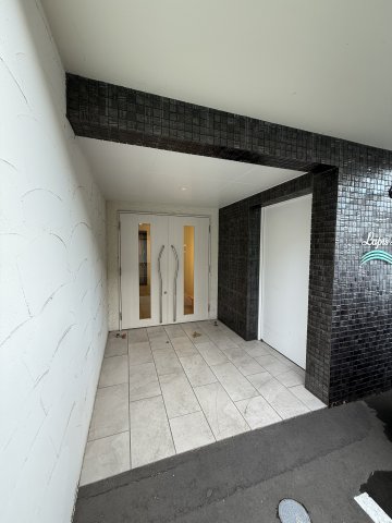 エントランス　建物の内部です