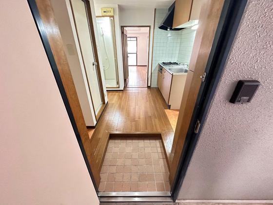 玄関　※別部屋の写真です