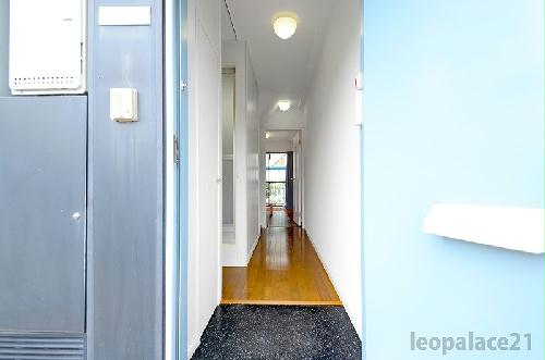 玄関　同シリーズの類似となります。現況を優先致します。