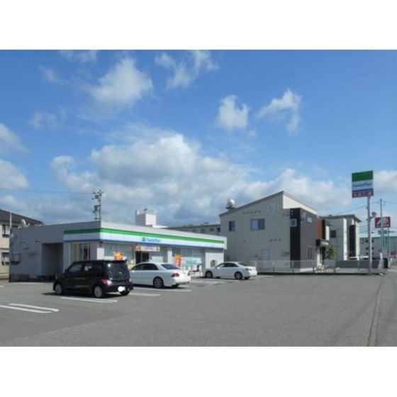 コンビニ　ファミリーマート野々市菅原店（コンビニ）まで231m