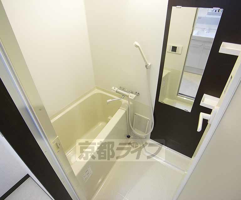 バス・シャワールーム　綺麗なバスルームです。