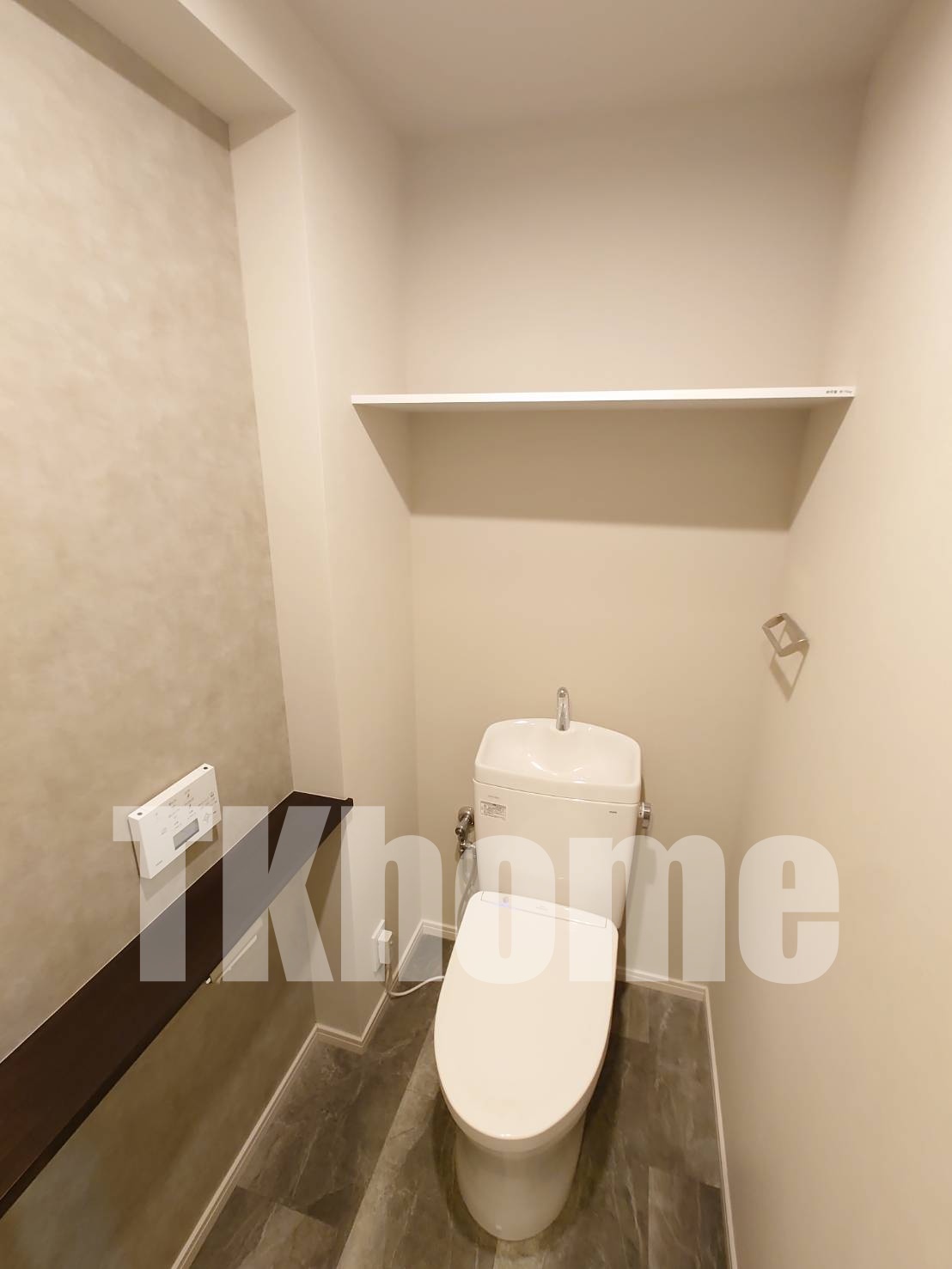 トイレ　温水洗浄便座