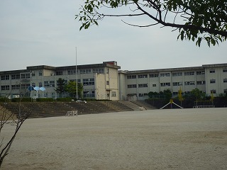小学校　四日市市立 三重北小学校（小学校）まで1445m