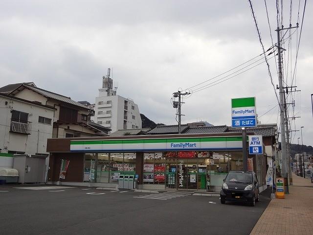 コンビニ　ファミリーマート八幡三条店（コンビニ）まで80m