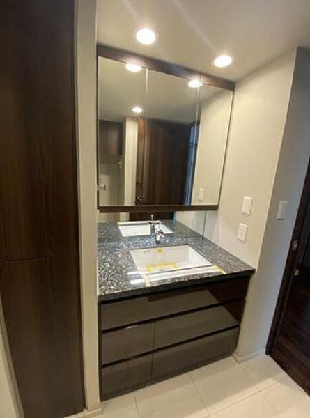 洗面設備　使いやすい洗面所です