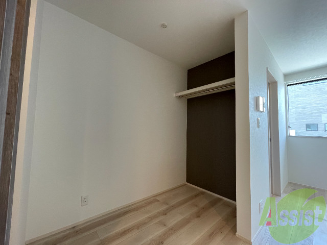 収納　棚が付いていて便利ですね。