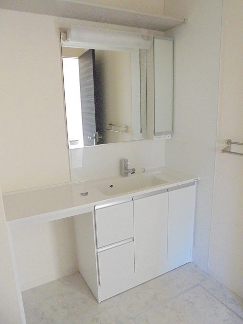 洗面設備　写真は101号室です（参考）