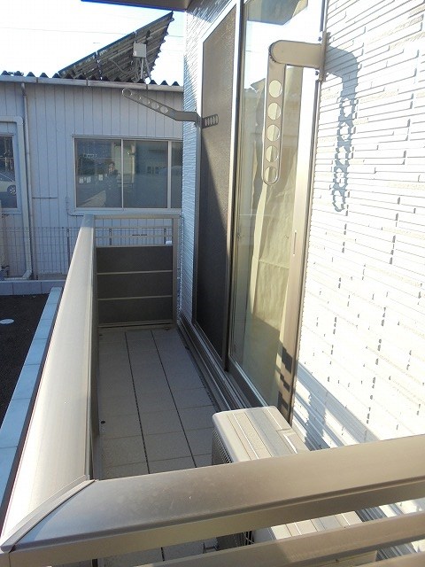 バルコニー　写真は101号室です（参考）