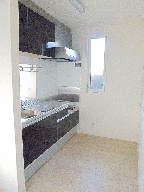 キッチン　写真は101号室です（参考）