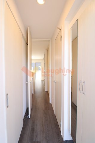 玄関　※新築未完成の為、類似物件の写真になります