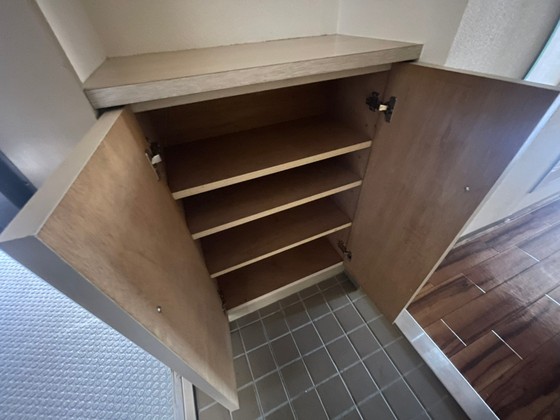 玄関　※別号室の写真です