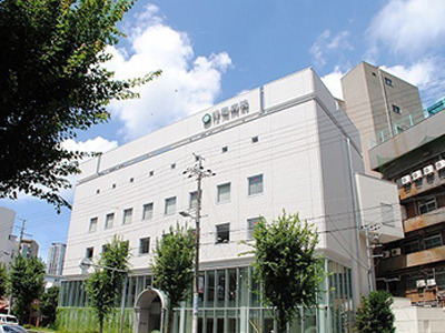 病院　医療法人行岡医学研究会行岡病院（病院）まで553m