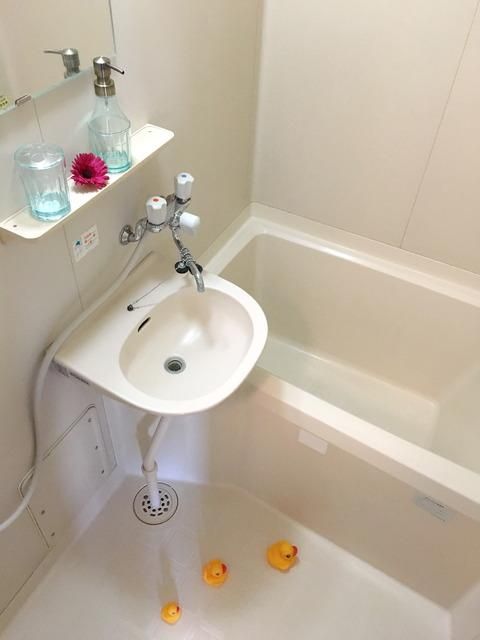 バス・シャワールーム　★清潔感のあるバスルームです★
