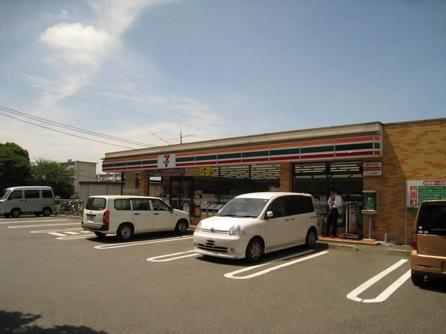 コンビニ　セブンイレブン（コンビニ）まで371m