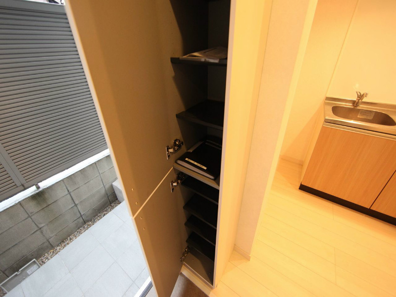 玄関　玄関　シューズボックス付（収納充実してます）