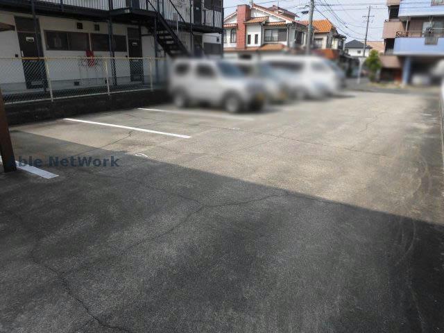 駐車場　駐車場