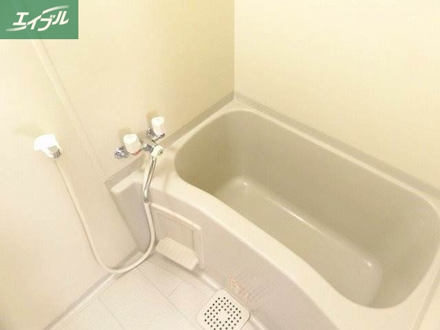 バス・シャワールーム　シャワー付き浴室