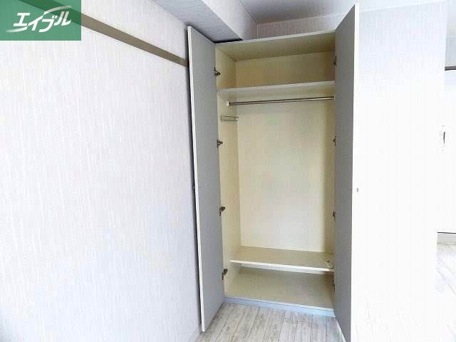 収納　洋室　収納