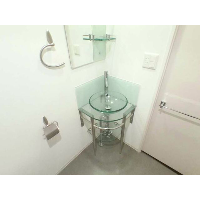 洗面設備　コンパクトで使いやすい洗面所