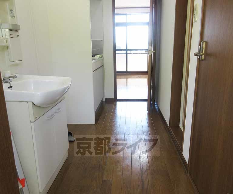 その他部屋・スペース　狭くない廊下です！