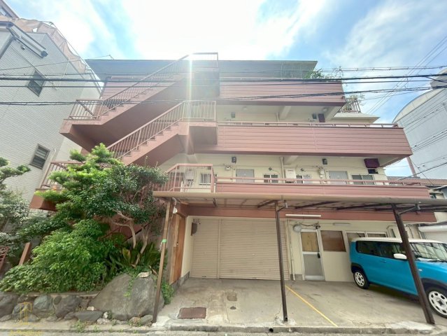 建物外観　ウスヰマンション