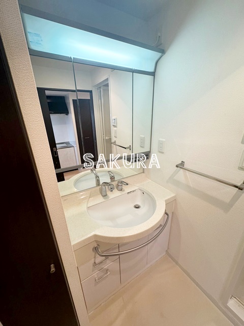 洗面設備　身支度に欠かせない独立洗面台♪